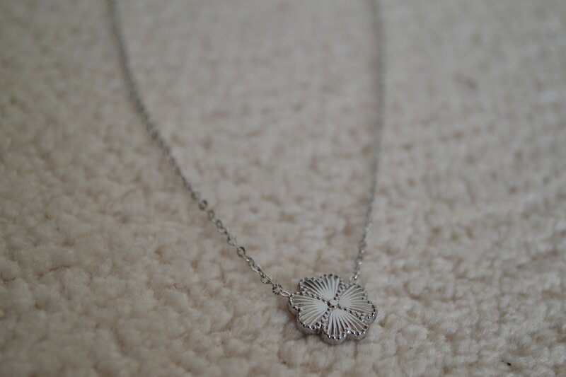 Necklace flower silver