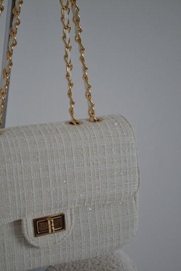 Chic white bag