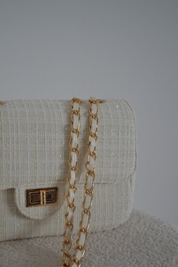 Chic white bag