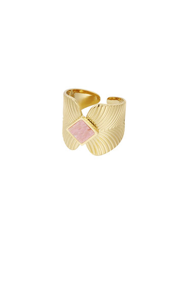 Ring leaves with pink stone